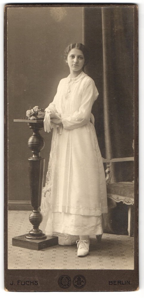 Photograph J. Fuchs, Berlin, N. Friedrichstr. 138, young woman in white dress a