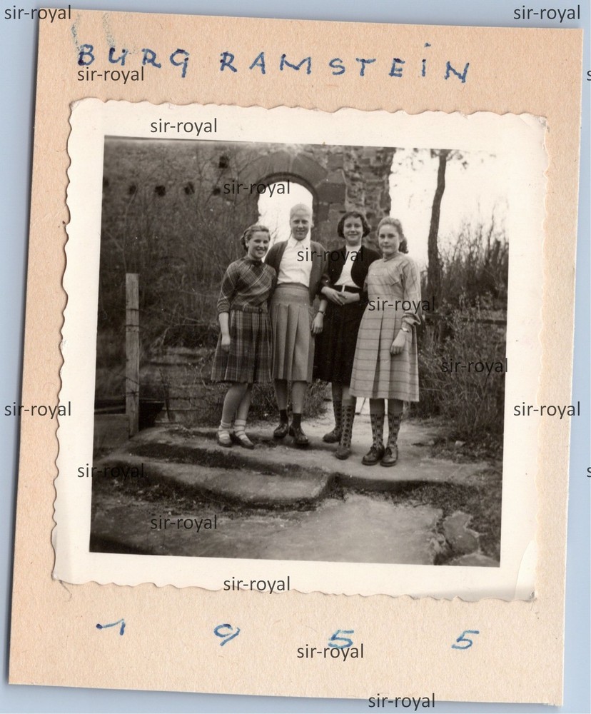 Girl at Ramstein Castle 1955 in Cord – 1950s – Photo 7x9cm