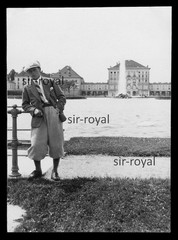 Munich 1931 – Man in Knickerbocker Pants in Front of Nymphenburg Palace – Photo 7x9cm
