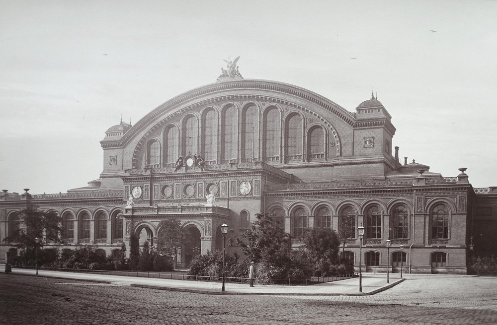 Berlin. Rückwardt: The Hitchhiker Bahnhof. Albumin Original Photograph 1881