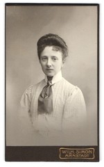 Photograph Wilh. Simon, Arnstadt, Portrait of a Lady CDV / Cabinet Photo