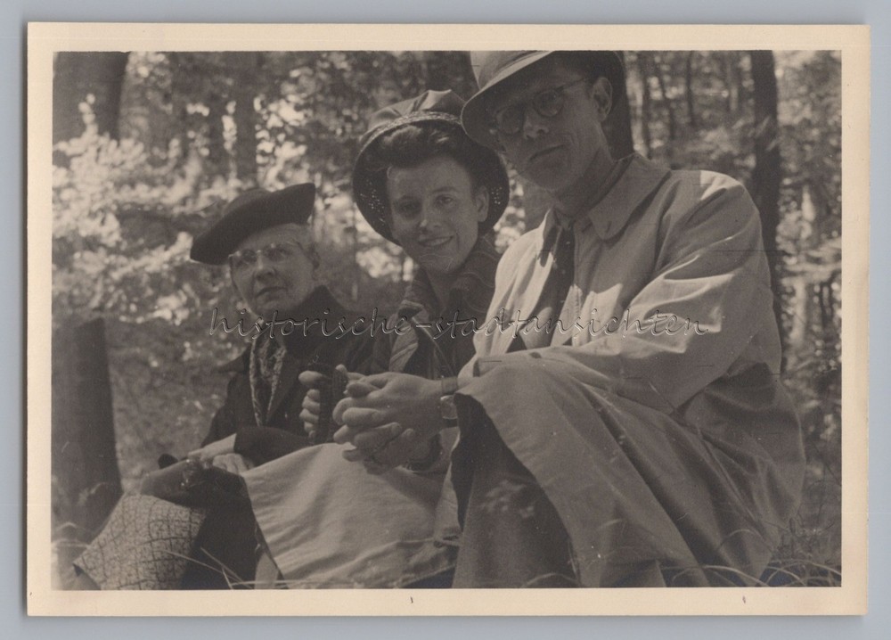 Duisburg 1949 – Am Kaiserberg portrait people postwar – old photo