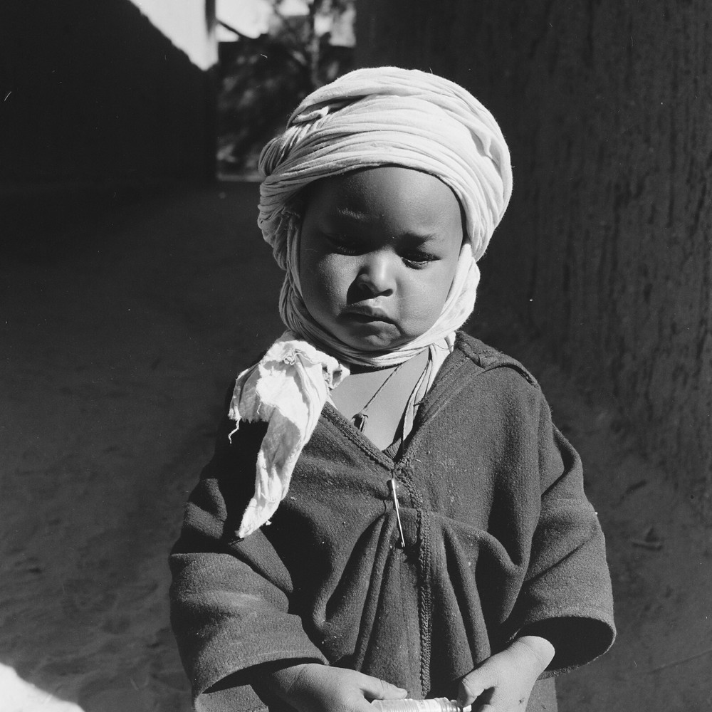 Photo On BARYTE Paper Algeria Child 1960 Size 40x40cm
