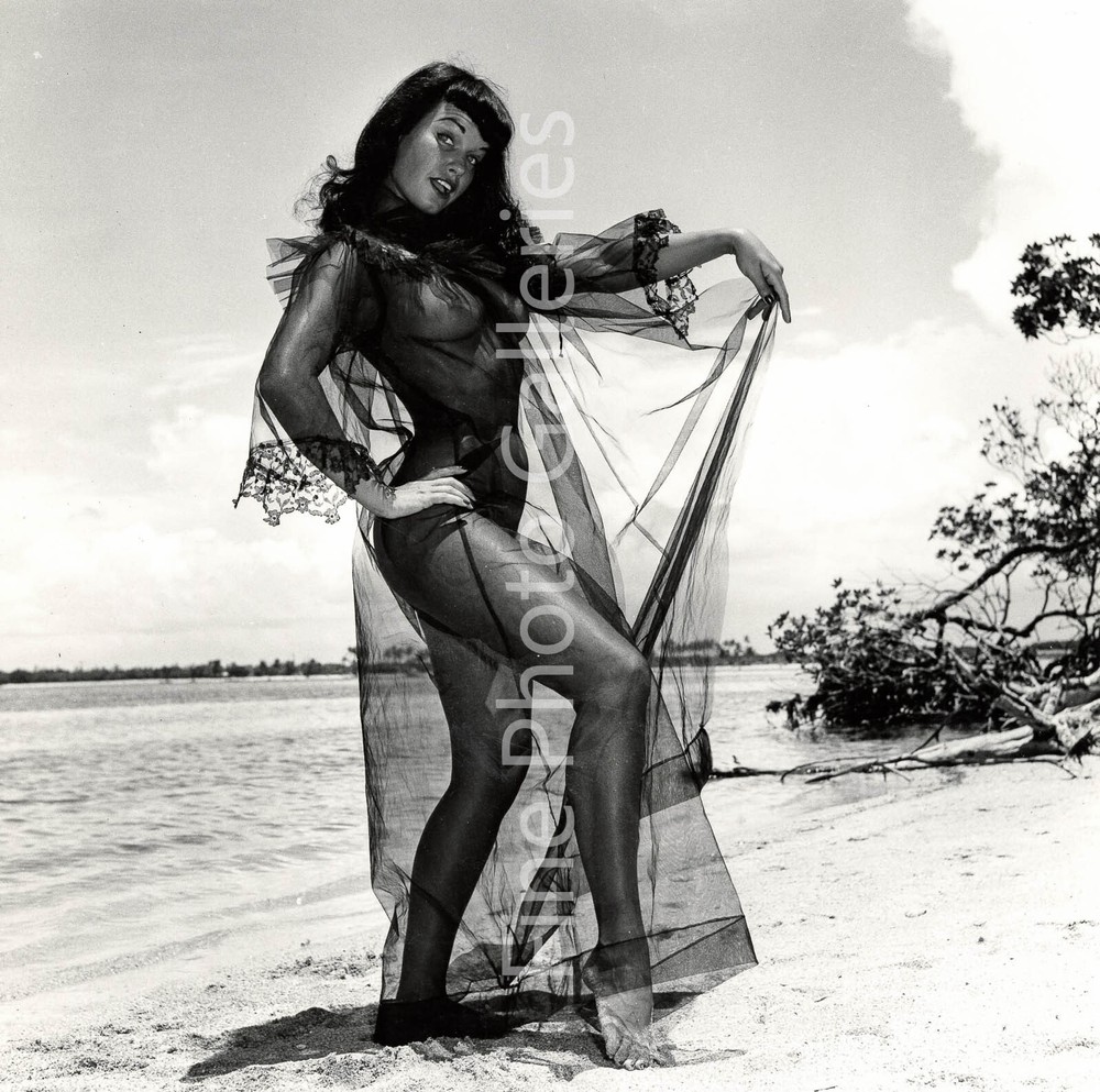 1954 BETTIE PAGE Original Female Nude BUNNY YEAGER Miami FL Key Biscayne Photo