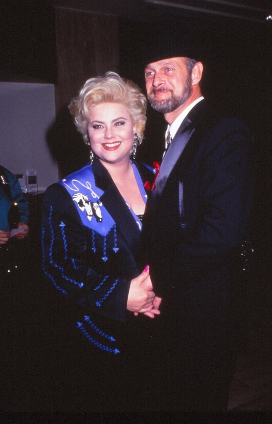 Slide Delta Burke and Gerald McRaney 1992 KB Format Photographer P4-9-3-4