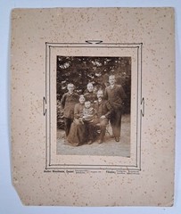Photography: Atelier Wesemann – group picture family photo around 1900, vintage photo