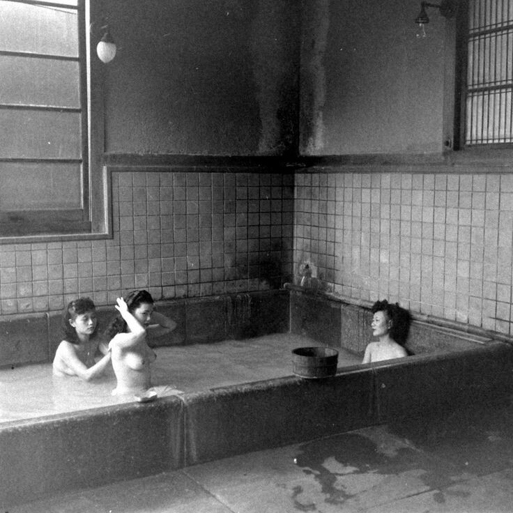 5##Photo negative film -Vintage- Kissing women – Lesbian couple – Love – Kiss