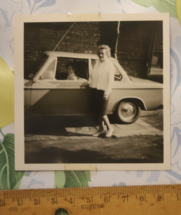 Photo 1970 Passenger Car BMW Woman Woman Car Vintage AS