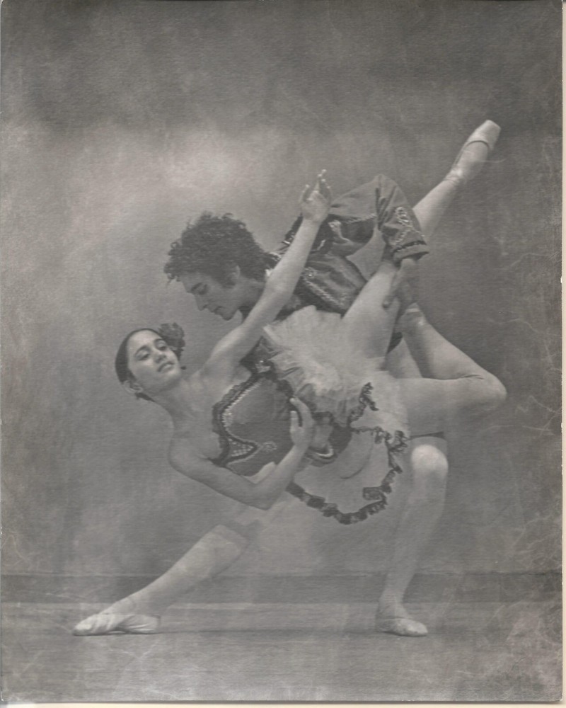 Hendrickson Original Photo B&W / SEPIA BALLET COUPLE IN POSE 8X10 R185