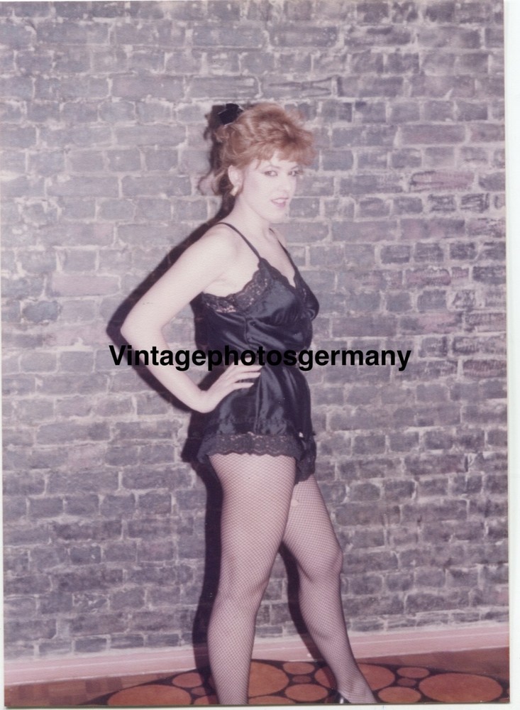 Z6874 Photo 1970s Artistic Nude Pretty Woman