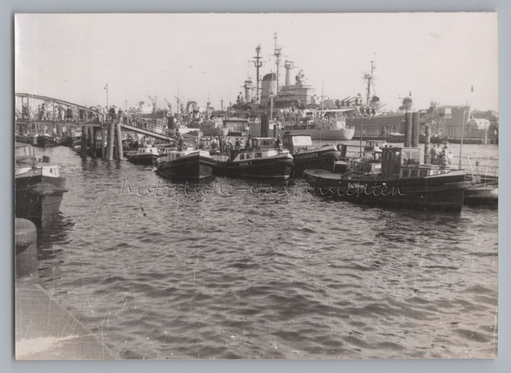 Hamburg 1955 – Warship Tugboat Ships – Old Photo 1950s