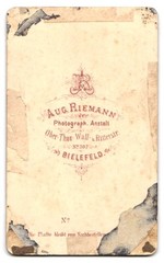 Photograph Aug. Riemann, Bielefeld, Ober-Thor-Wall 307, portrait of a woman