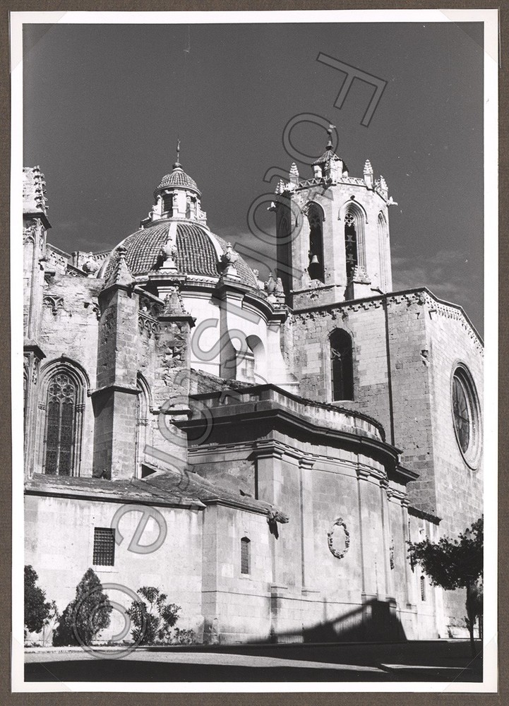 Photo Spain Tarragona Cathedral Cathedral Architecture Dome 1950s