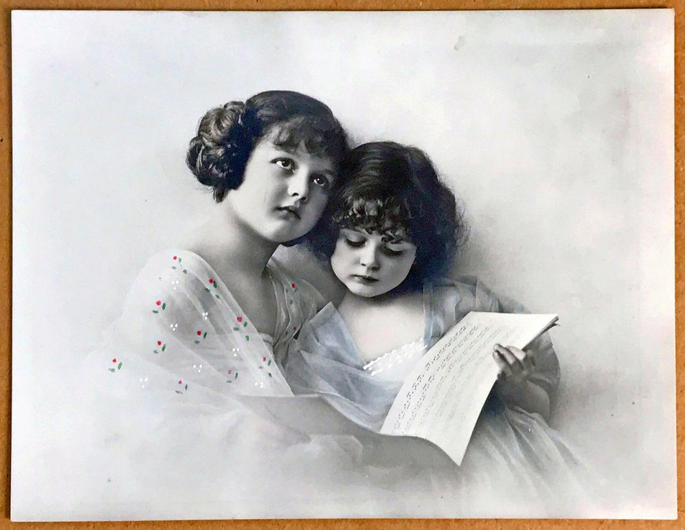 Hand-colored ANTIQUE PHOTO: Dreamy Musical Sisters (Germany) pre-1920