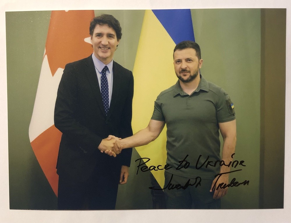Justin Trudeau in Ukraine, the photo he wrote on, see description