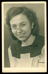 Pretty woman Traudl 1944 in portrait – 1940s – photo postcard 9x14cm