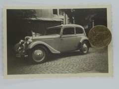 Photo Vintage Passenger Car Auto Closed Top Pennant 1930s