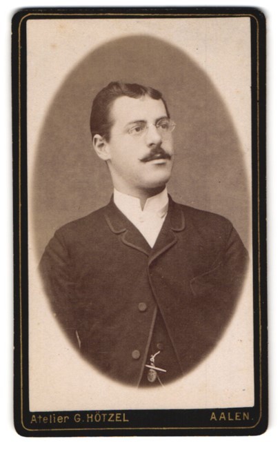 Photograph G. Hötzel, Aalen, portrait of a man with moustache and glasses