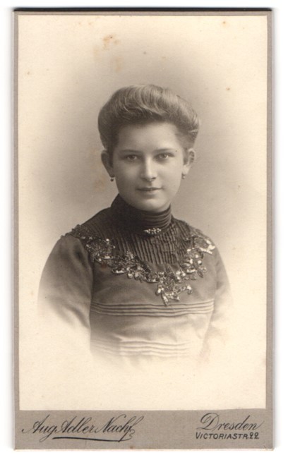 Photograph Aug Adler Nachf., Dresden, Victoria Street 22, Young Lady in Bestic