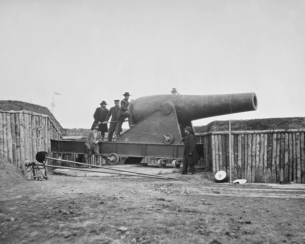 Largest Cannon mounted in Fort, at Batter Rodgers 8″x10″ Wall Art 8×10 Civil War