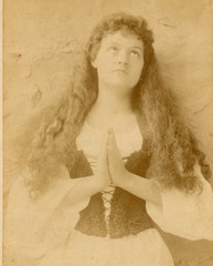 Beautiful Young Actress, SINGER, HELEN BERTRAM long hair SARONY