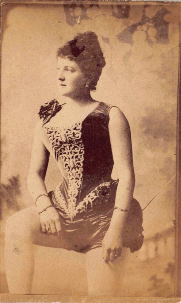 BOUDOIR Photo Card WOMAN lingerie busty victorian vintage antique