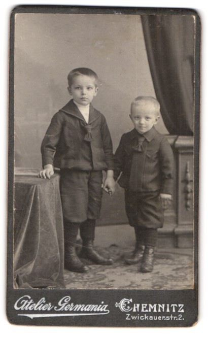 Photography studio Germania, Chemnitz, Zwickauerstr. 2, Portrait of Two Cute