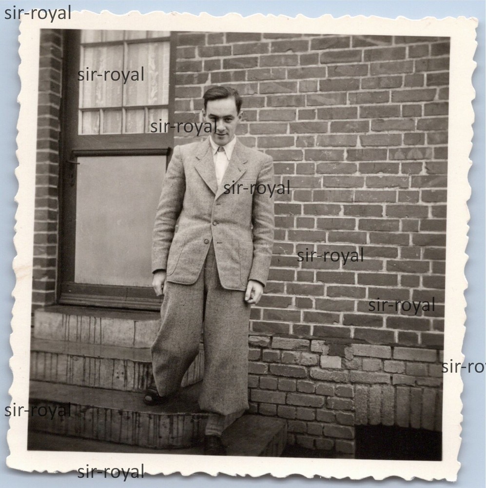 Wakendorf I near Bad Segeberg 1952 – Man in Knickerbocker Trousers – Photo 6x6cm