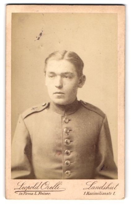 Photograph Leopold Orelli, Landshut, Young Soldier in Field Grey Uniform Rgt. 4