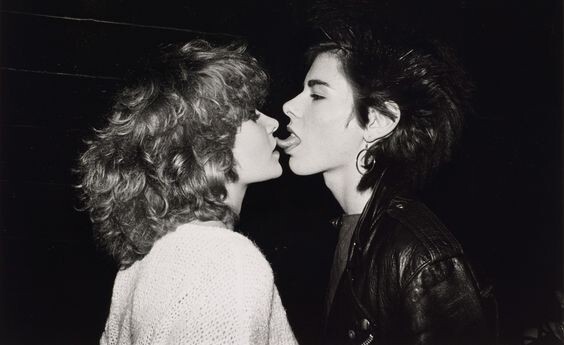 5##Photo negative film -Vintage- Kissing women – Lesbian couple – Love – Kiss