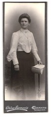 Photography studio Germania, Chemnitz, Zwickauerstr. 2, Portrait Lady with Book