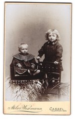 Photography studio Wesemann, Cassel, portrait siblings couple in festive Kle