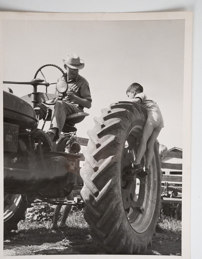 Analog Photo France Child At Summer Camp 18X24CM 1960 TRACTOR