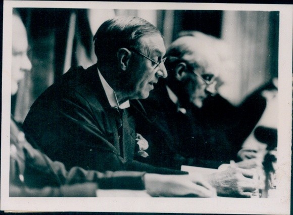 Photo Nuremberg Trial, Sir Norman Birkett during the… – 11496120