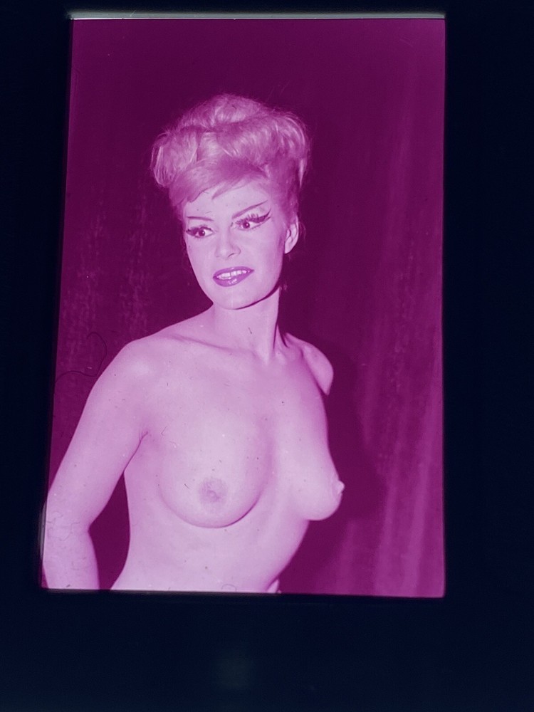Slide Slide – Female Nude Nude and Art Photography Circa 1970 AK1