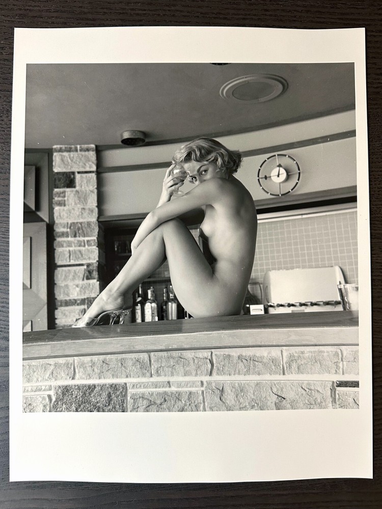 Beautiful Model by Bunny Yeager 1950s, 11×14 Silver Gelatin Print. Cheesecake