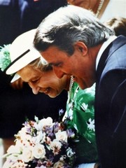 Original Color Photo Queen Elizabeth & Brian Mulroney 10″ x 8″ c1990