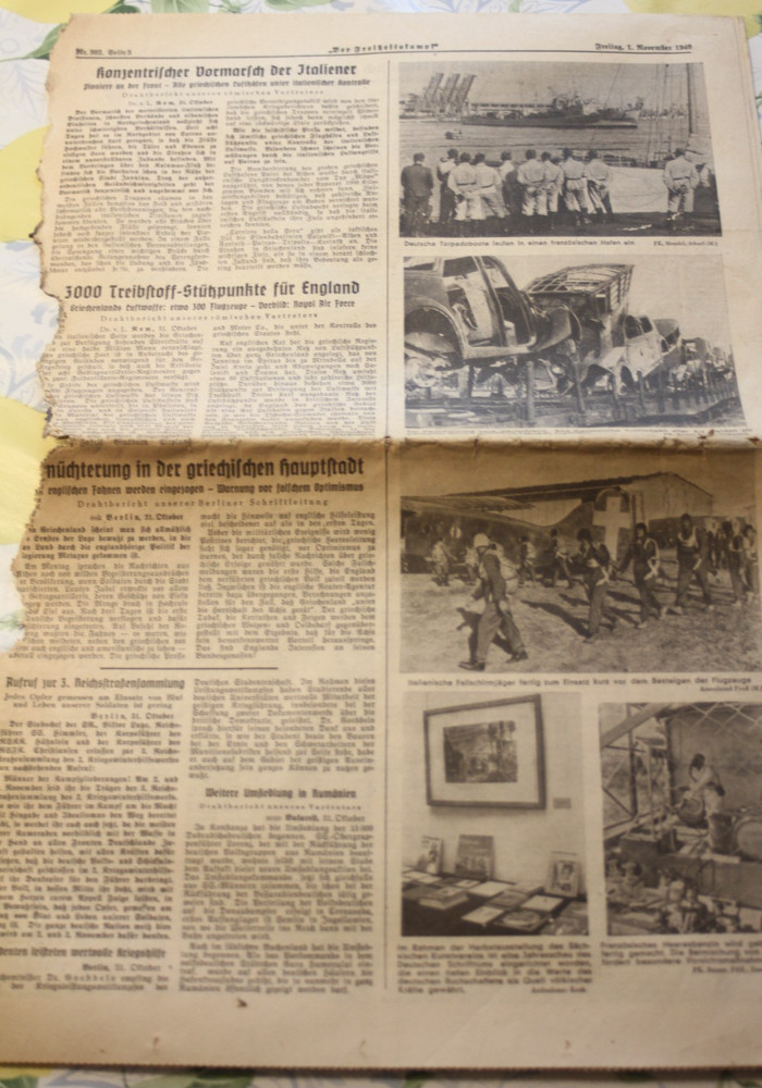 Photo Greece Italy WWII Paper Soldiers Paper 1940 Broken Document BG