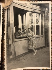 🏞️Bundle 9 Photos ~50-60s Farmers Village Farm Women Stable Berlin Weißensee 7×10
