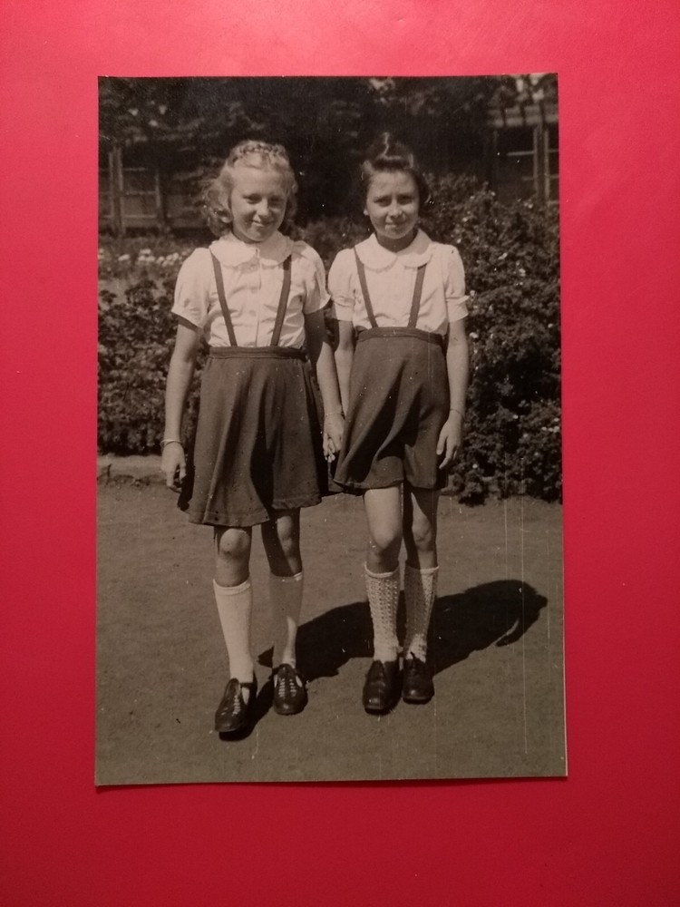 Old photo antique girl girls unusual fashion Hamburg old photo 1947