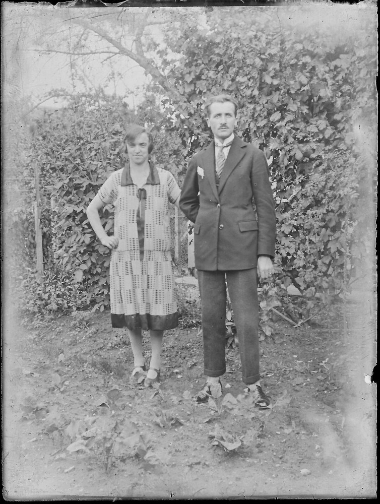 Antique Black And White Photo Glass Plate 9X12 Cm Couple