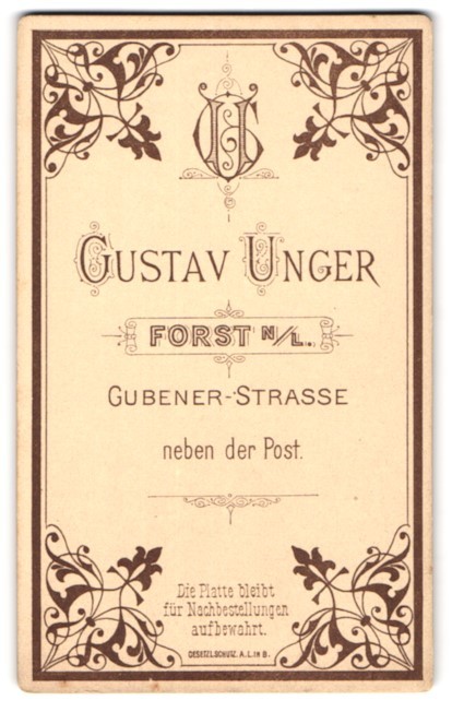Photograph Gustav Unger, Forst / Lusatia, Gubener-Str., monogram of the photographer