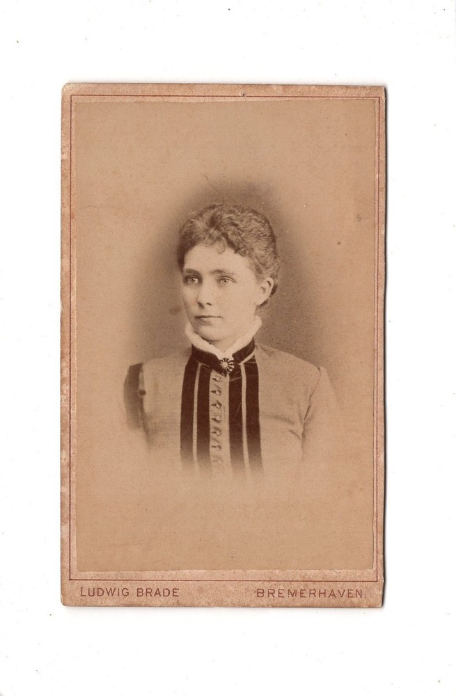 CDV photo lady portrait/woman-Bremerhaven around 1880