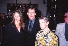 Dia Pierce Brosnan, Sean & Keely Shaye Smith 1997 KB Format Photographer P3-9-3-4