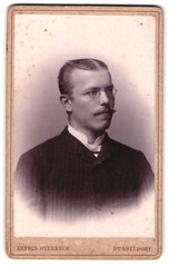 Photograph by Arnold Overbeck, Düsseldorf, Königs-Allee 43, portrait of an…