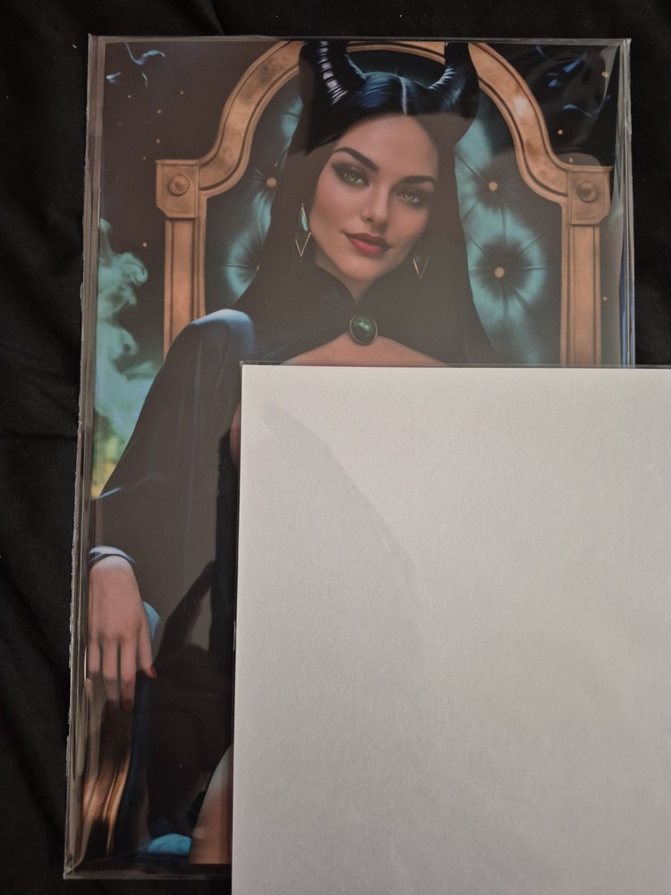 Fantasy of Cosplay Comic #7 Maleficent VIRGIN Full Chase Double Cover Ltd 100