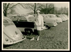 1958 – Parking Cars – VW Beetle Volkswagen – Automotive Vintage 1960s – Photo 10x7cm