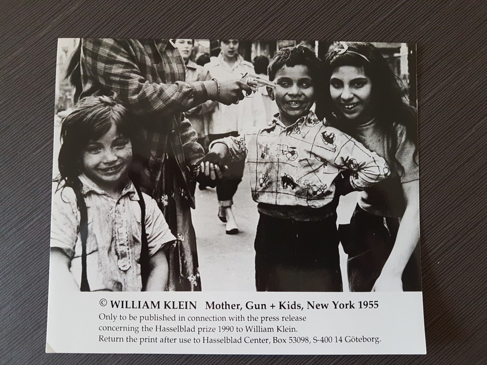 photograph William Klein mother gun+kids new york 1955 18.8×15.9 cm as per desc