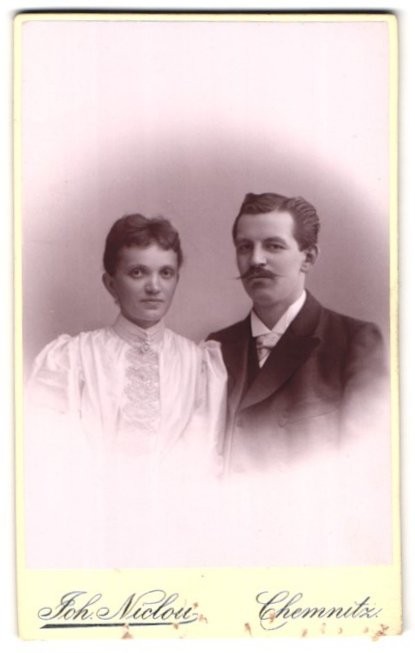 Photograph Joh. Niclou, Chemnitz, Königstr. 5, Portrait of One Elegantly Dressed
