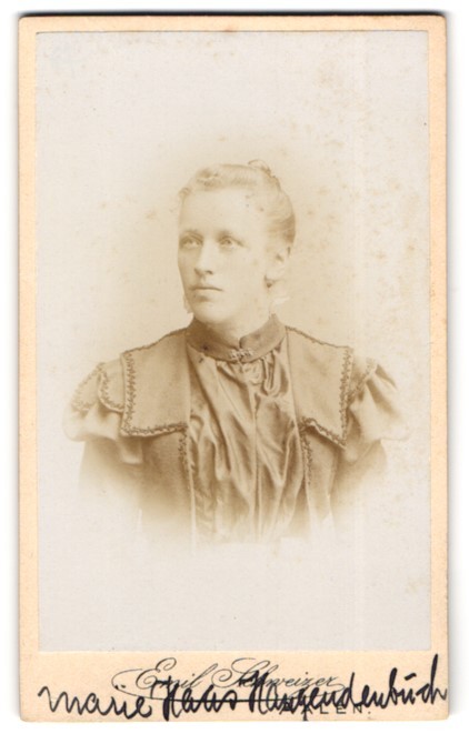 Photograph Emil Schweizer, Aalen, Bahnhofstr. 37, Portrait of a Young Woman in